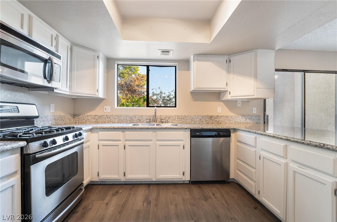 Photo 14 of 33, 3929 S Torrey Pines Drive