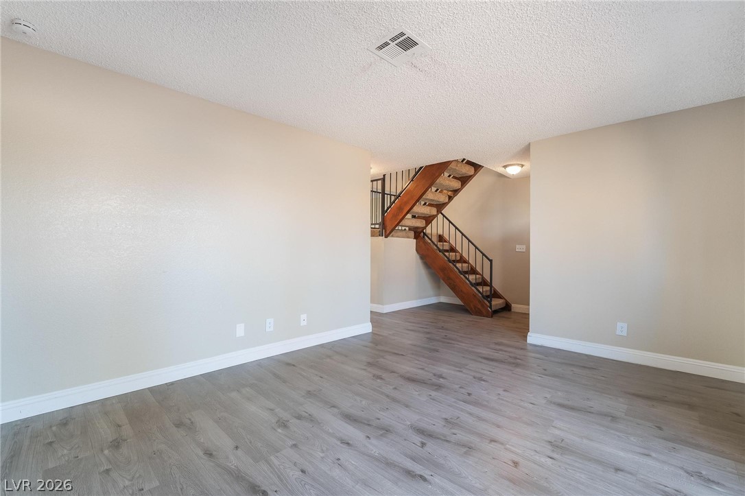Photo 7 of 33, 3929 S Torrey Pines Drive