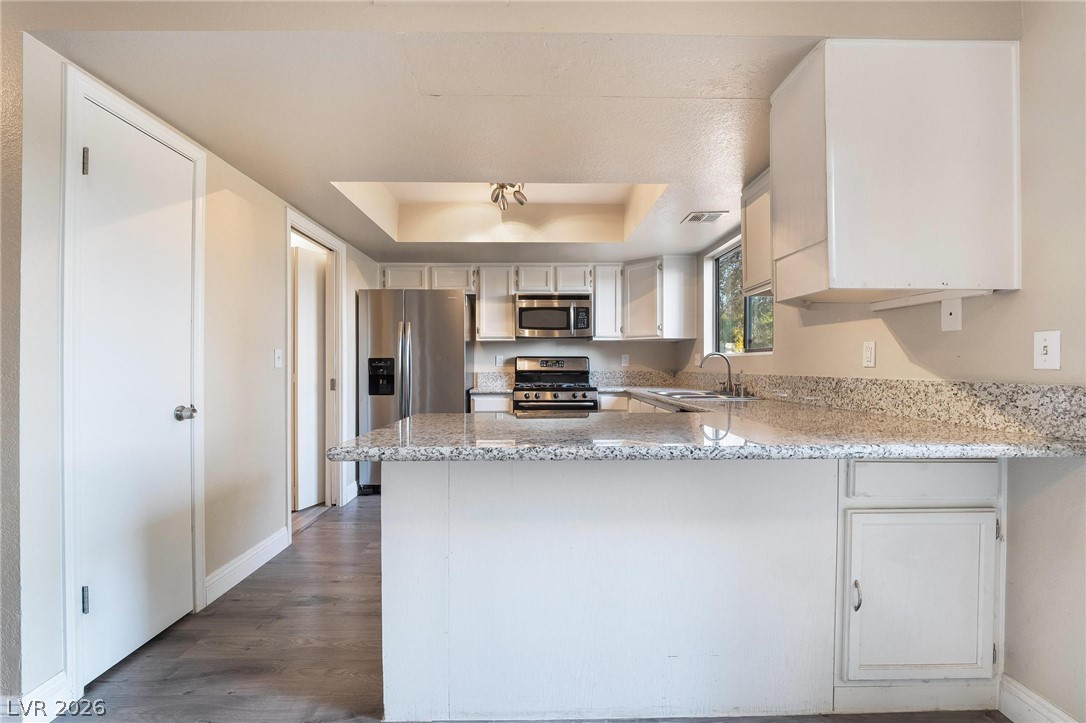 Photo 12 of 33, 3929 S Torrey Pines Drive