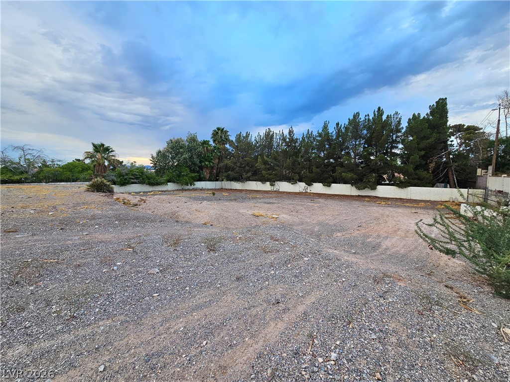Photo 14 of 20, 3115 E Viking Road