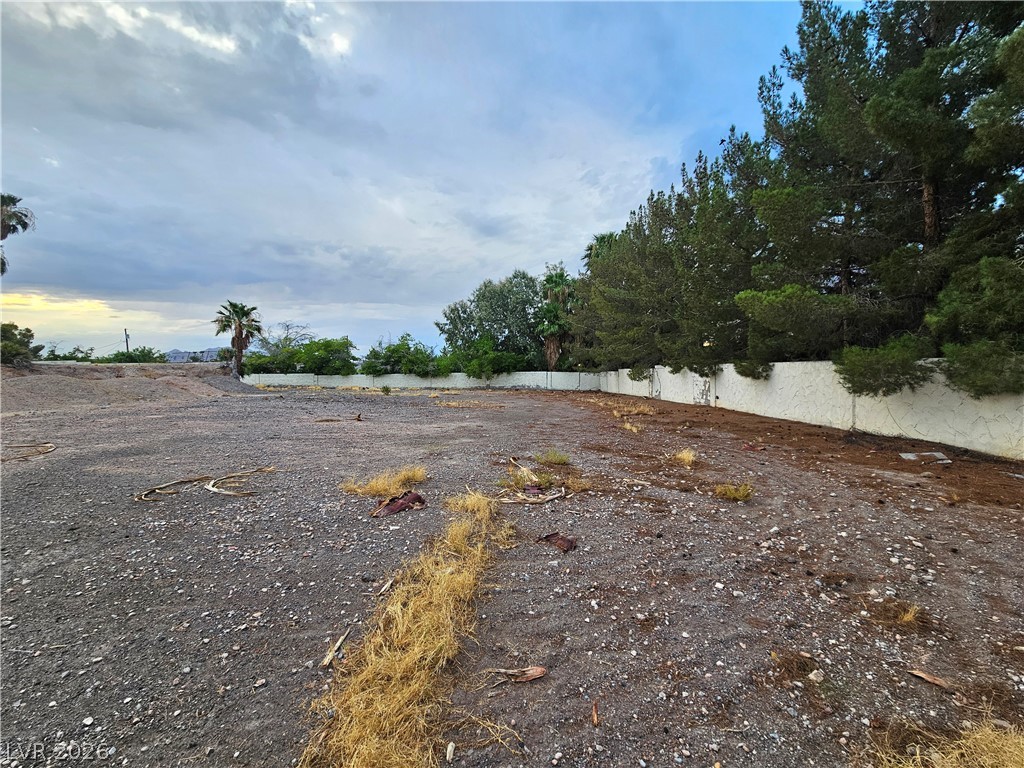 Photo 7 of 20, 3115 E Viking Road