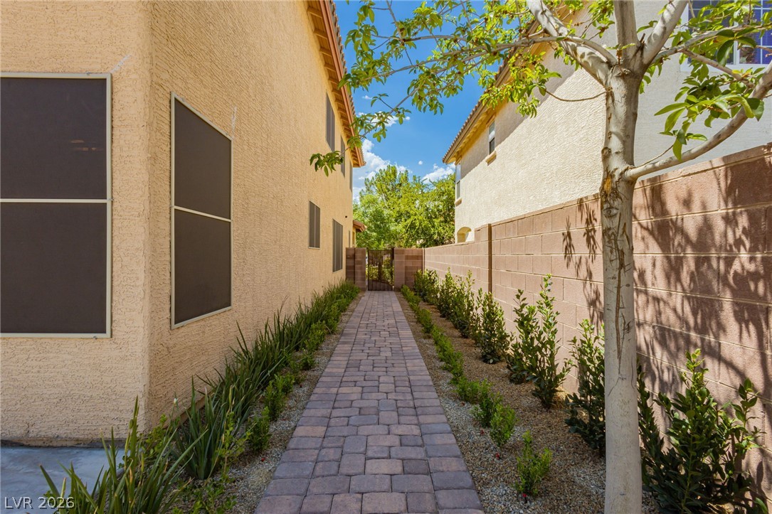 Photo 41 of 45, 1100 Milpas Lane