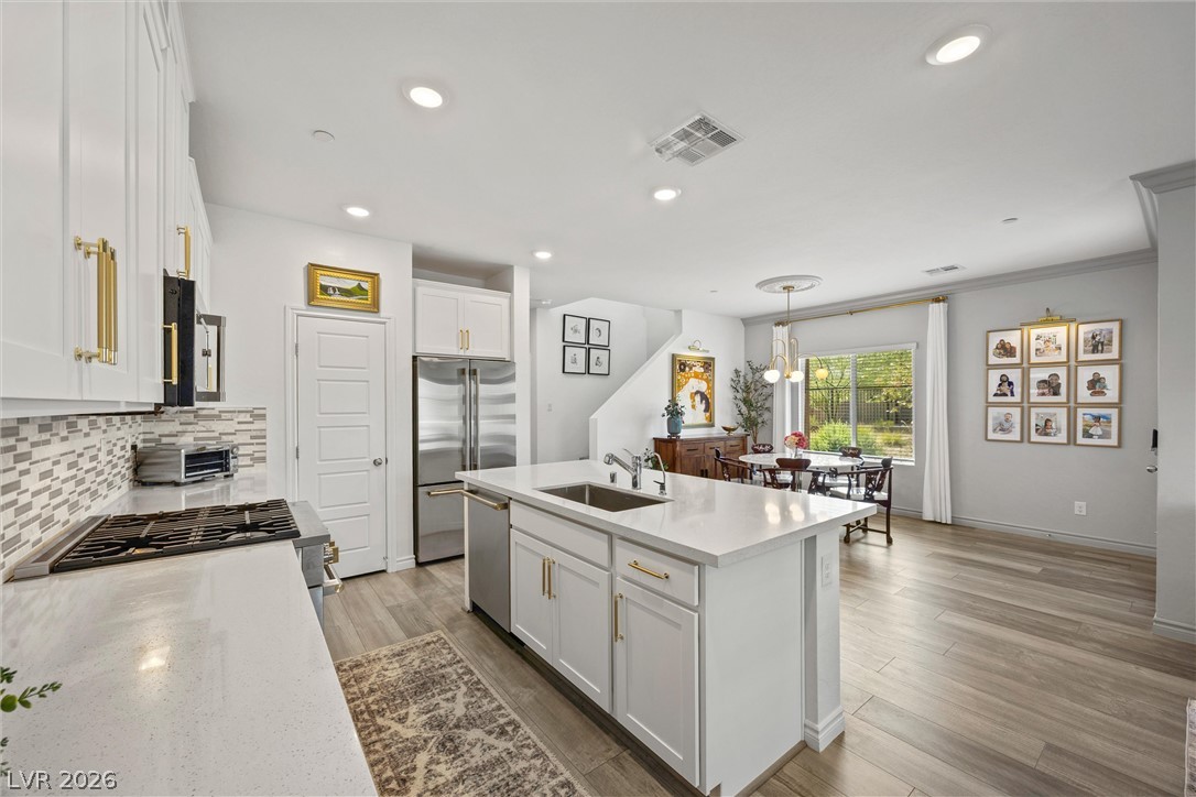 Photo 6 of 23, 600 N Carriage Hill Drive #1034