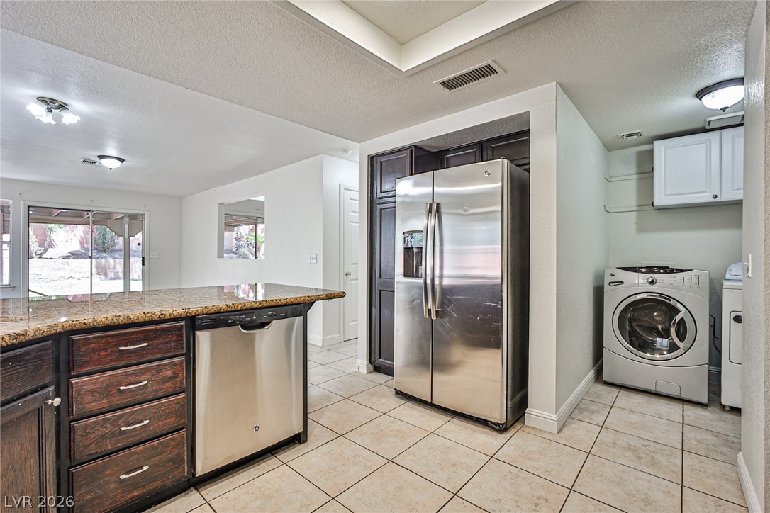 Photo 18 of 39, 2441 Sage Pointe Circle