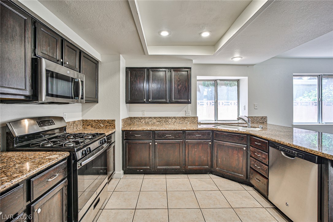 Photo 8 of 39, 2441 Sage Pointe Circle