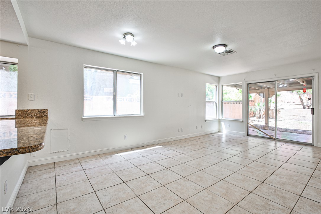 Photo 14 of 39, 2441 Sage Pointe Circle