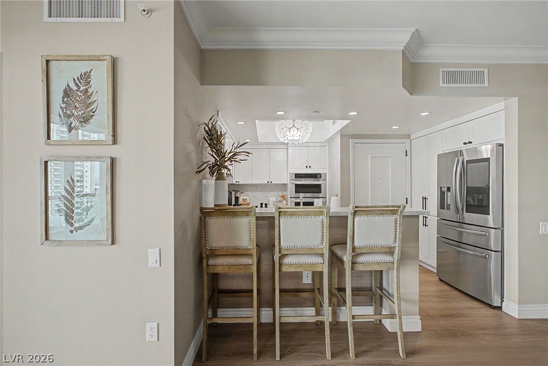 Photo 9 of 40, 2777 Paradise Road #801
