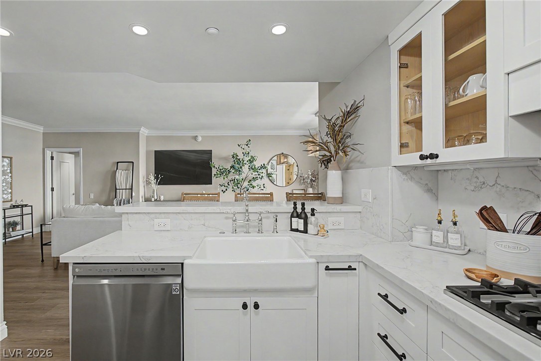 Photo 13 of 40, 2777 Paradise Road #801