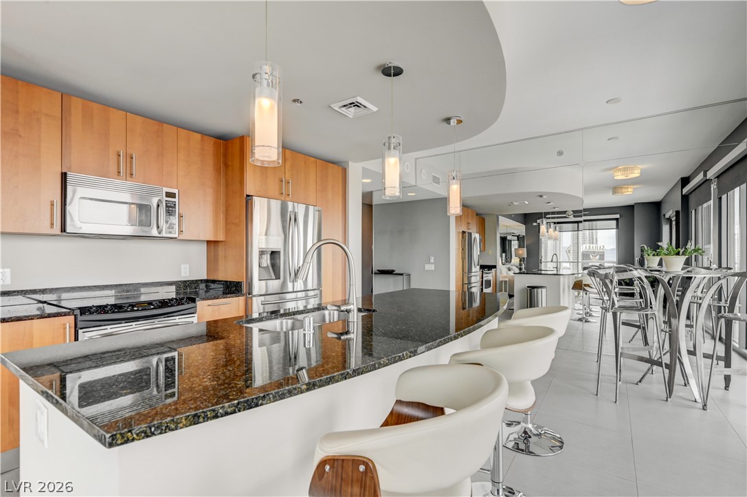Photo 8 of 43, 200 W Sahara Avenue #1508