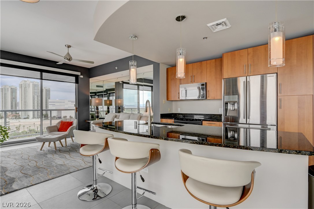 Photo 6 of 43, 200 W Sahara Avenue #1508