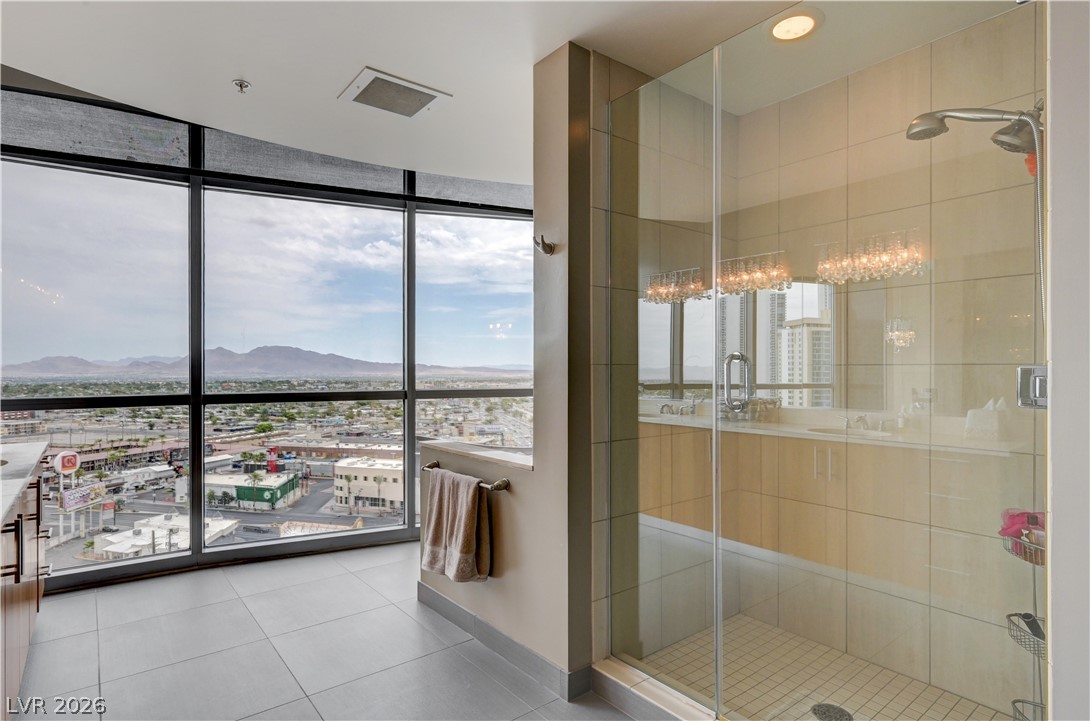 Photo 32 of 43, 200 W Sahara Avenue #1508