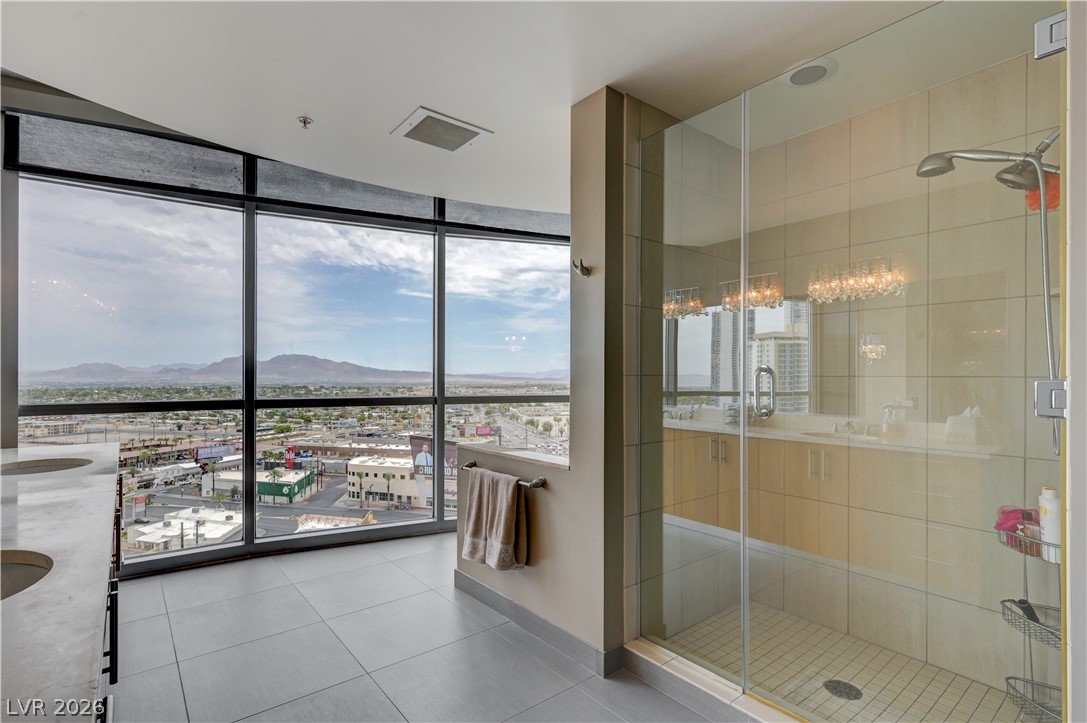 Photo 34 of 43, 200 W Sahara Avenue #1508