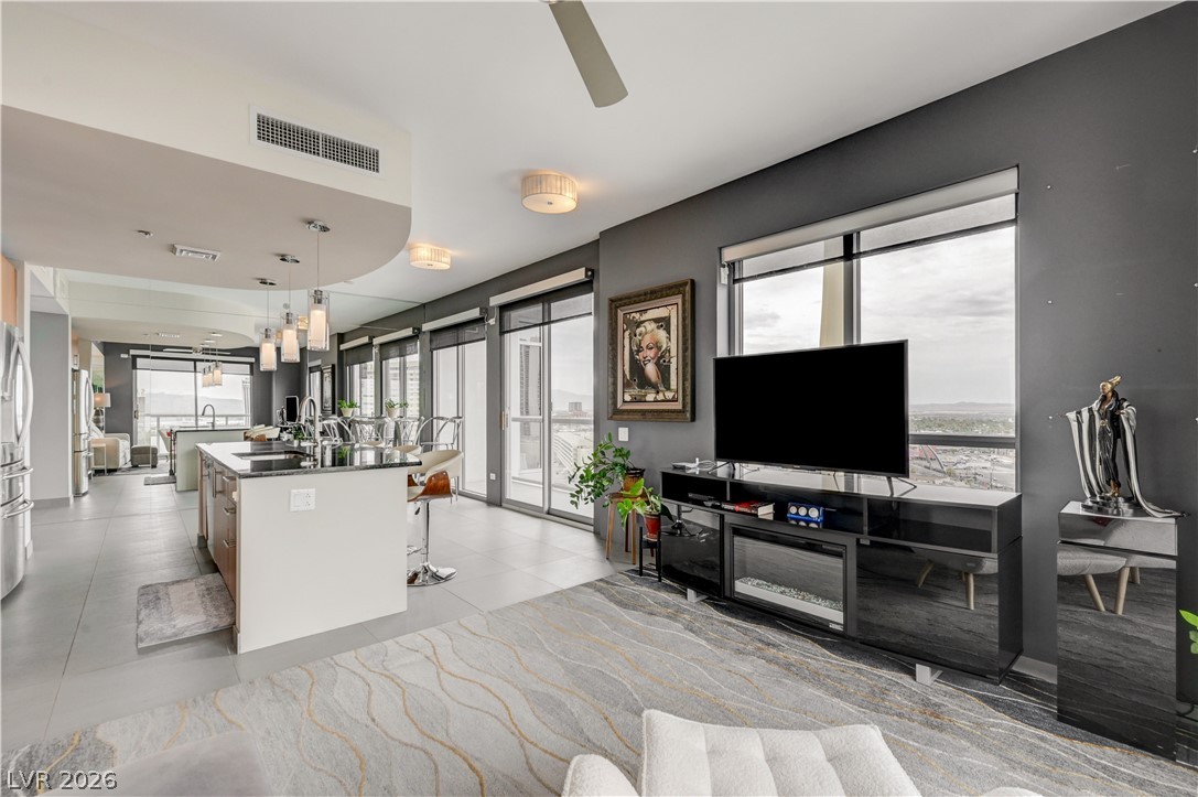 Photo 10 of 43, 200 W Sahara Avenue #1508
