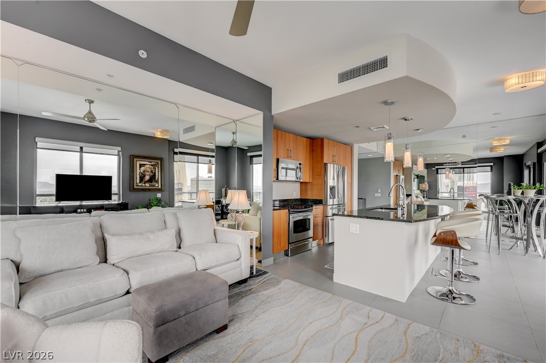 Photo 14 of 43, 200 W Sahara Avenue #1508