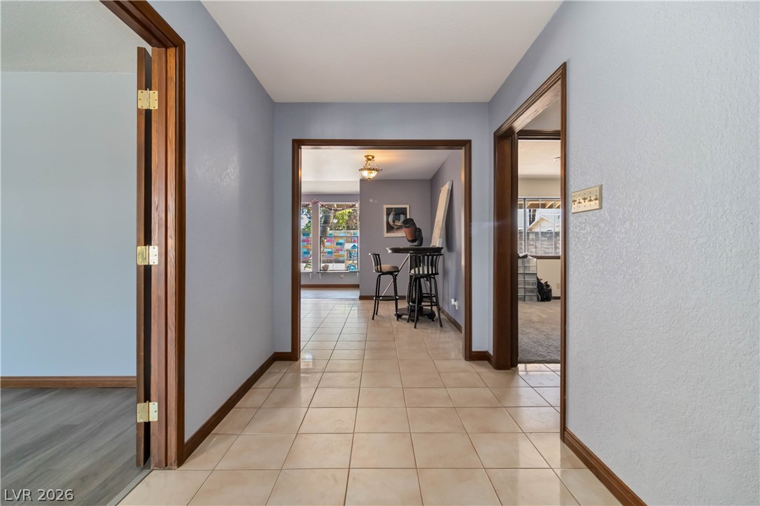 Photo 5 of 1727 Cherokee Lane