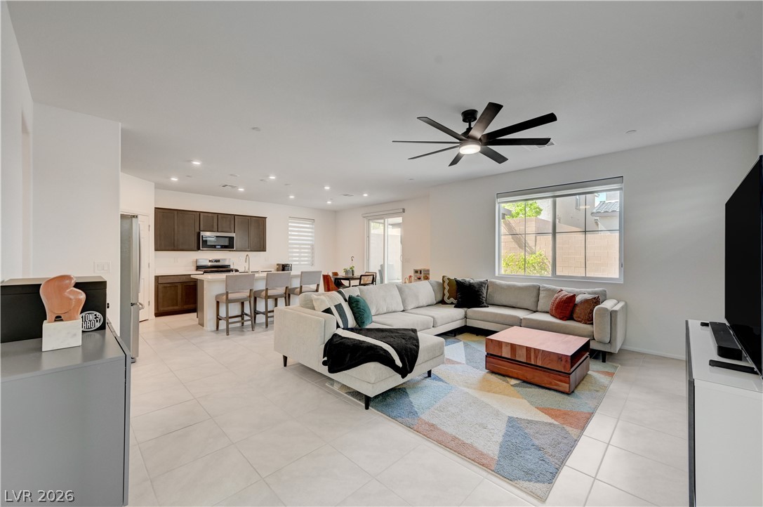 Photo 4 of 10938 Fennel Avenue