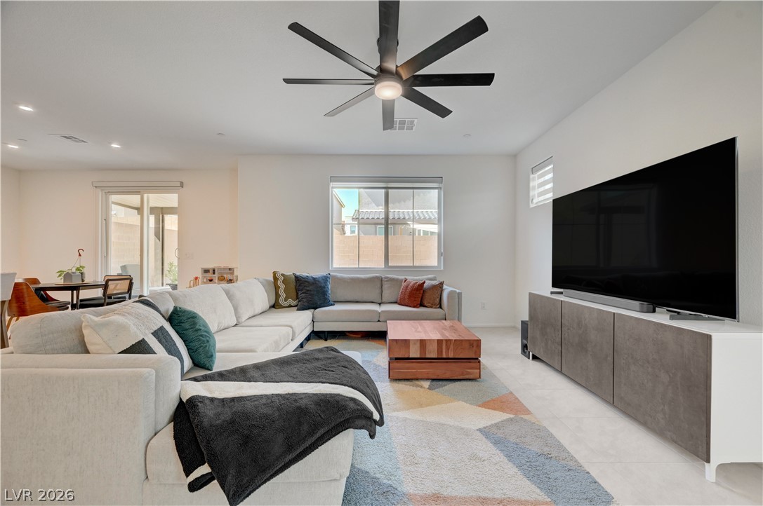 Photo 5 of 10938 Fennel Avenue
