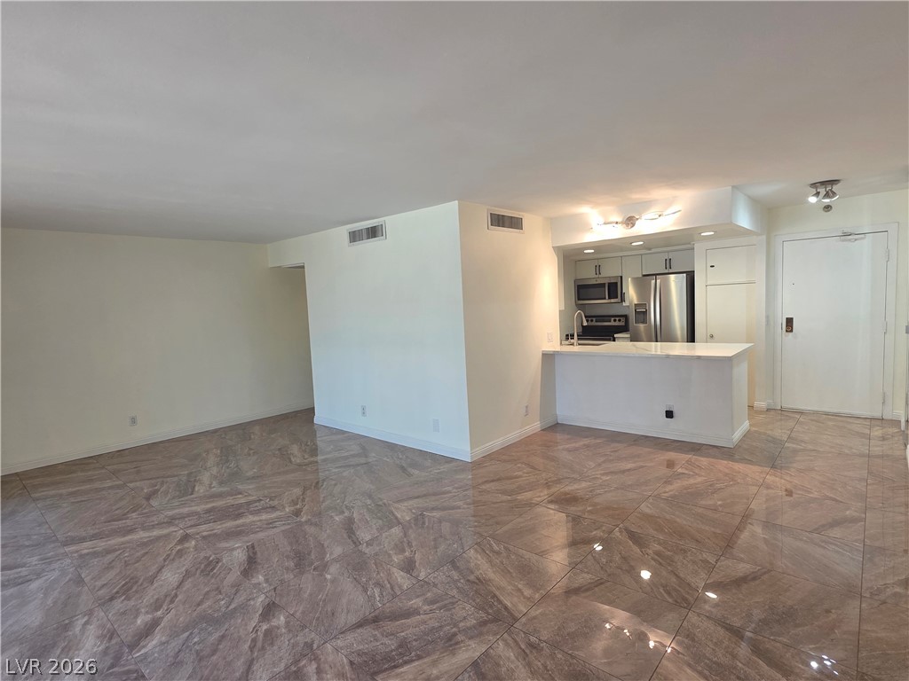 Photo 3 of 205 E Harmon Avenue #223