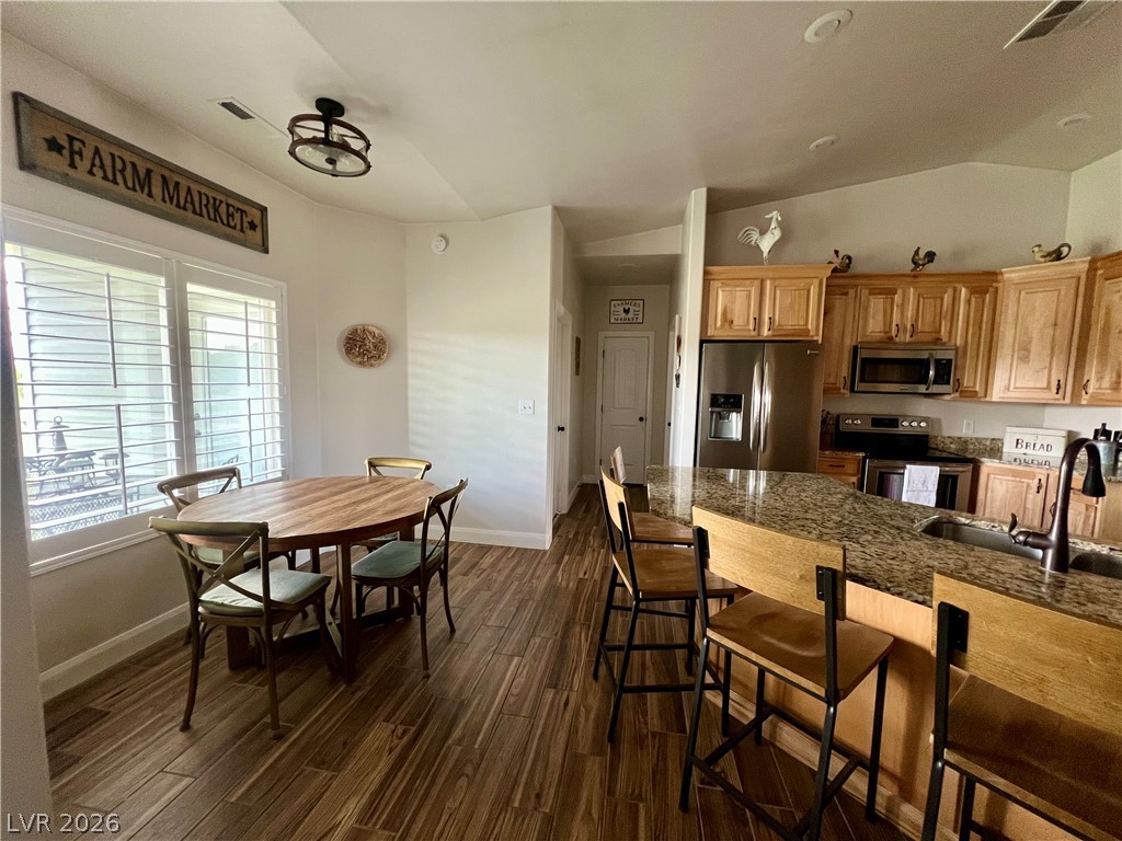 Photo 4 of 605 Cerina Court