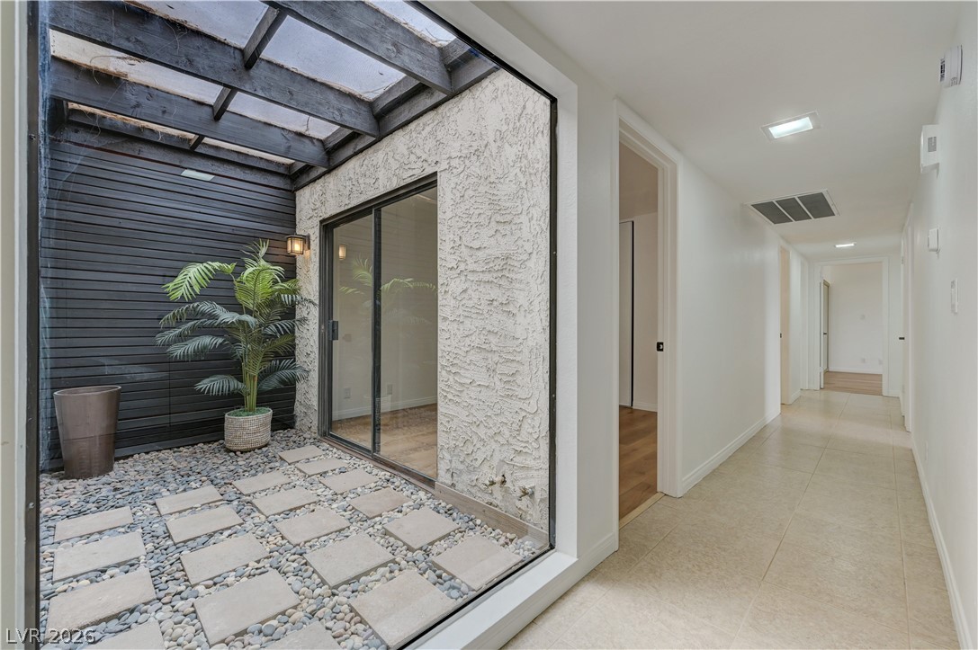 2695 San Lago Court, Las Vegas 89121