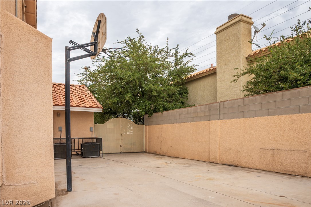Photo 7 of 39, 5597 S Pecos Road
