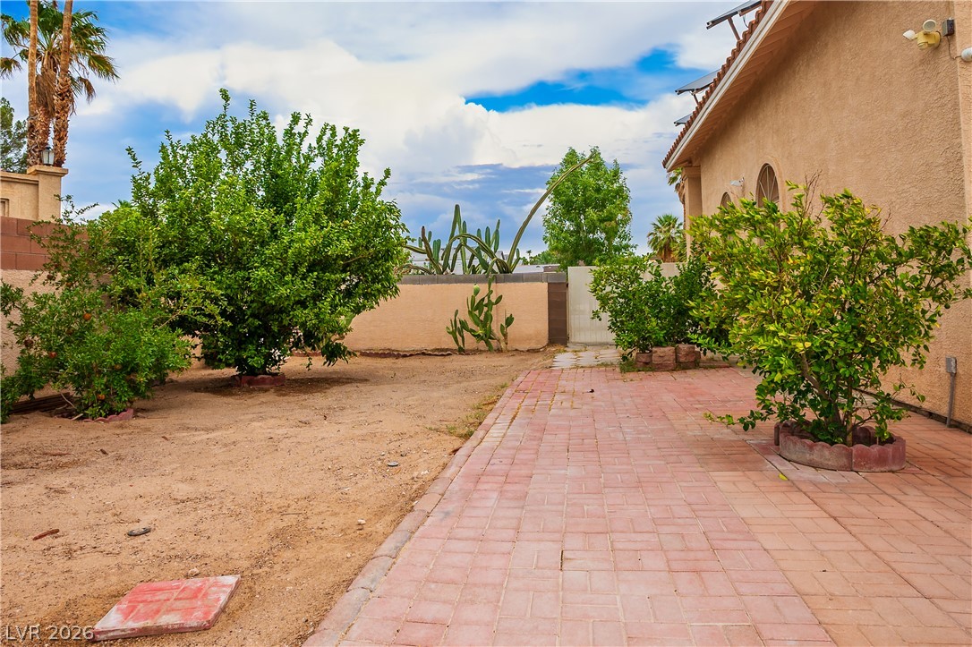Photo 9 of 39, 5597 S Pecos Road