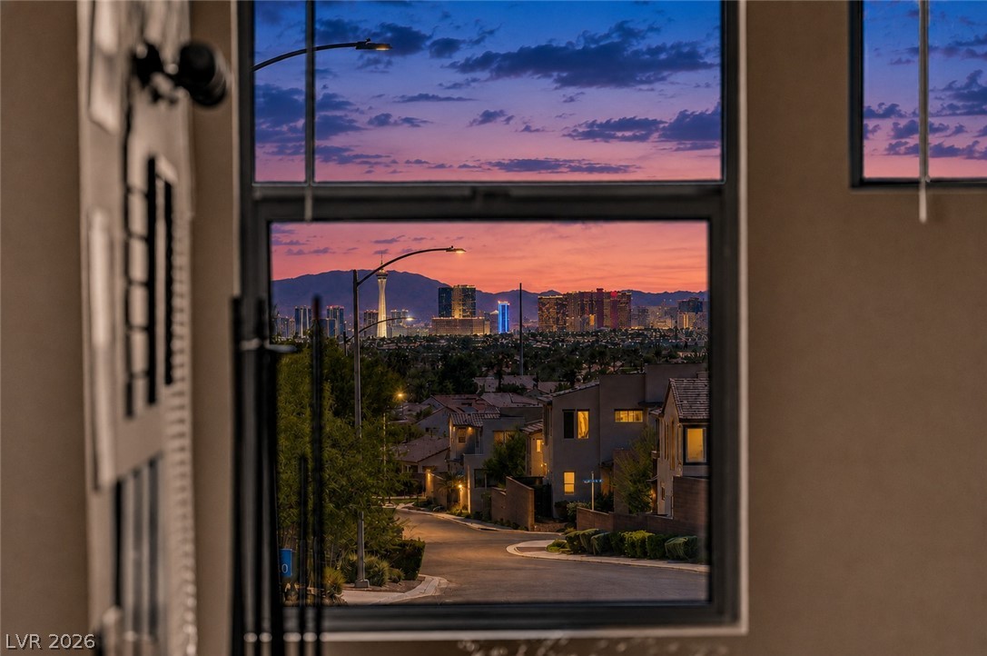 508 Monarch Ridge Court, North Las Vegas 89084