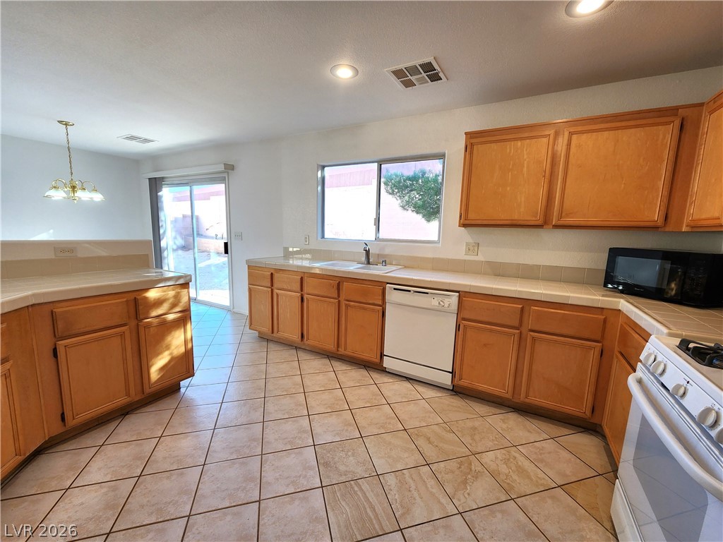 Photo 6 of 28, 505 Bernini Street