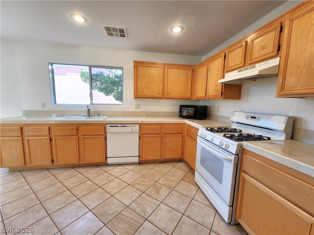 Photo 7 of 28, 505 Bernini Street