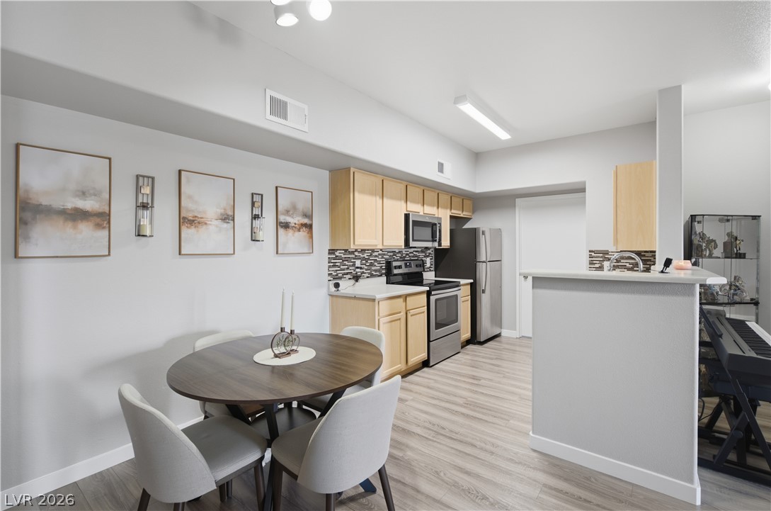 Photo 17 of 63, 2615 W Gary Avenue #2067