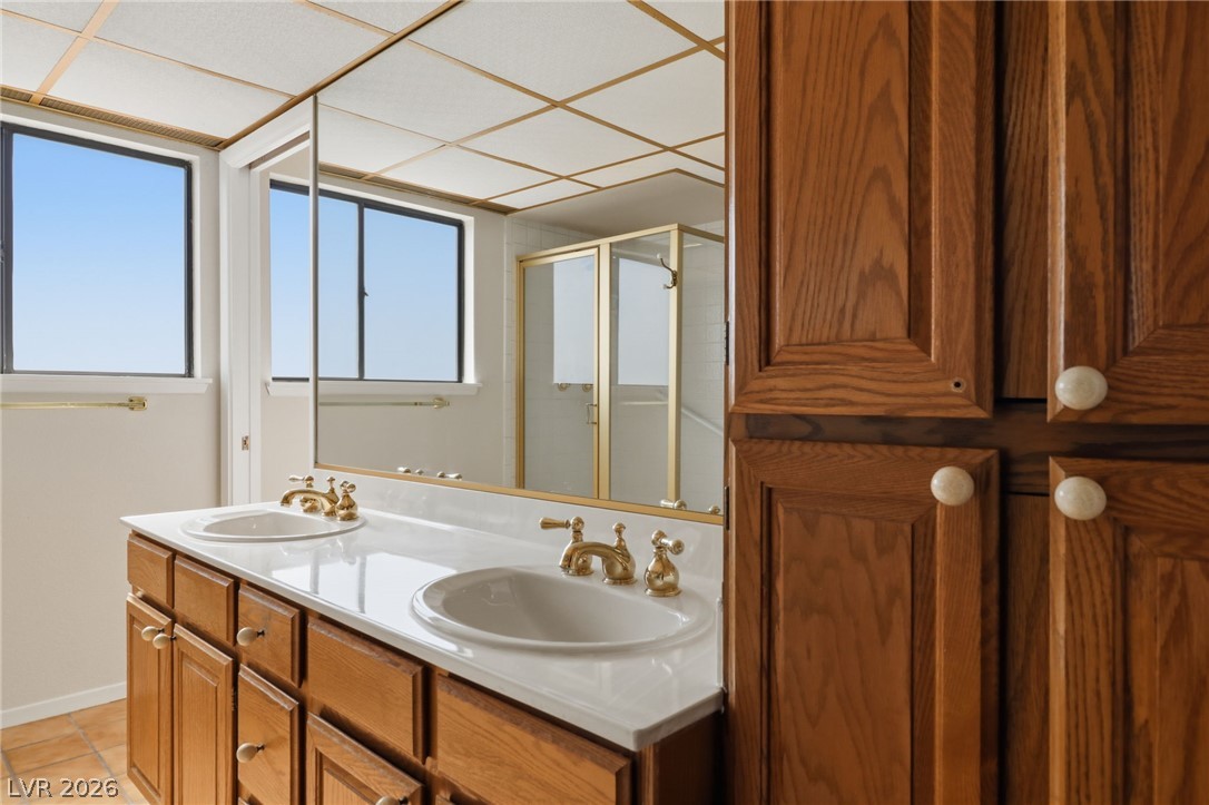Photo 11 of 14, 1751 E Reno Avenue #221