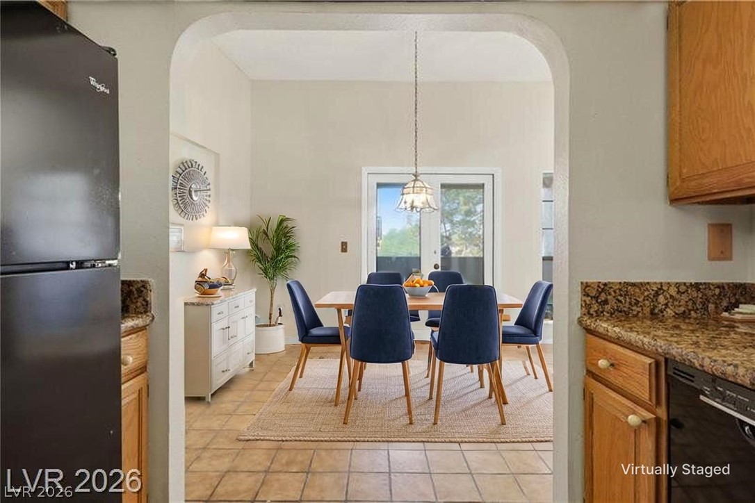 Photo 7 of 14, 1751 E Reno Avenue #221