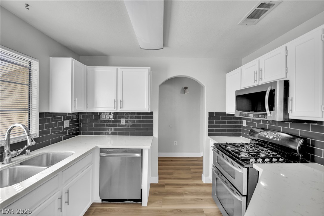 Photo 11 of 33, 698 S Racetrack Road #1521
