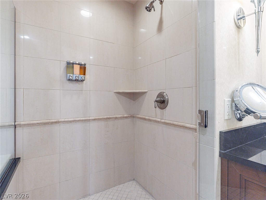 Photo 27 of 33, 135 E Harmon Avenue #2104