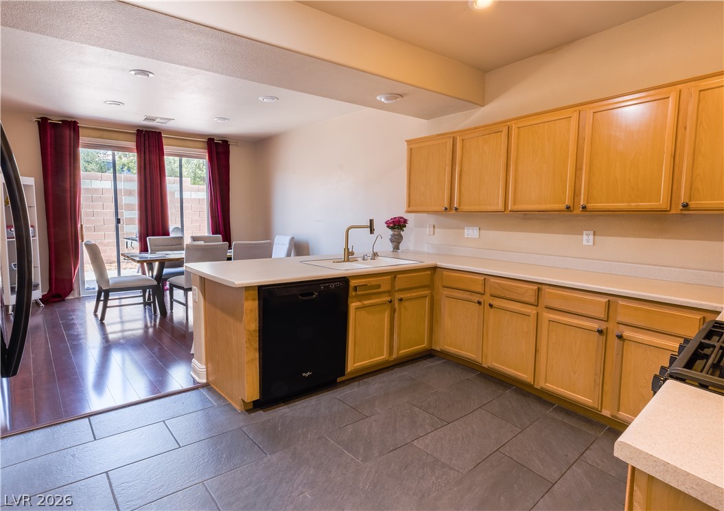 Photo 3 of 4420 Acropolis Avenue
