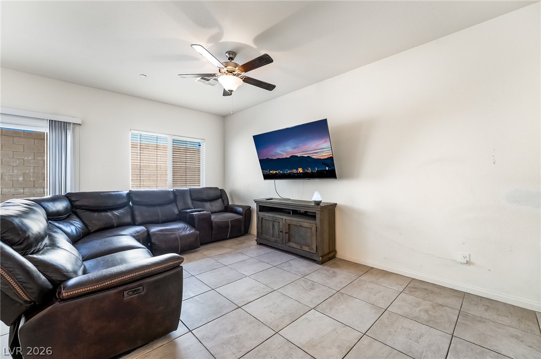 Photo 6 of 34, 1087 Gentle Swan Street
