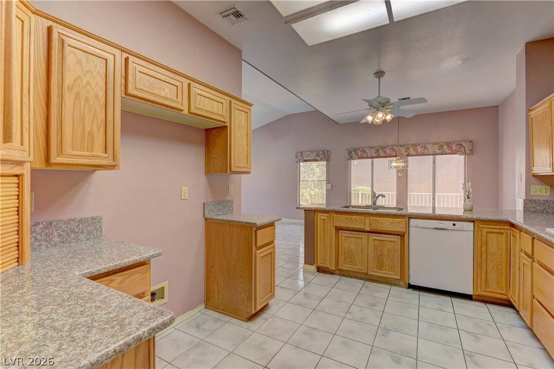 Photo 10 of 32, 2516 Highvale Drive
