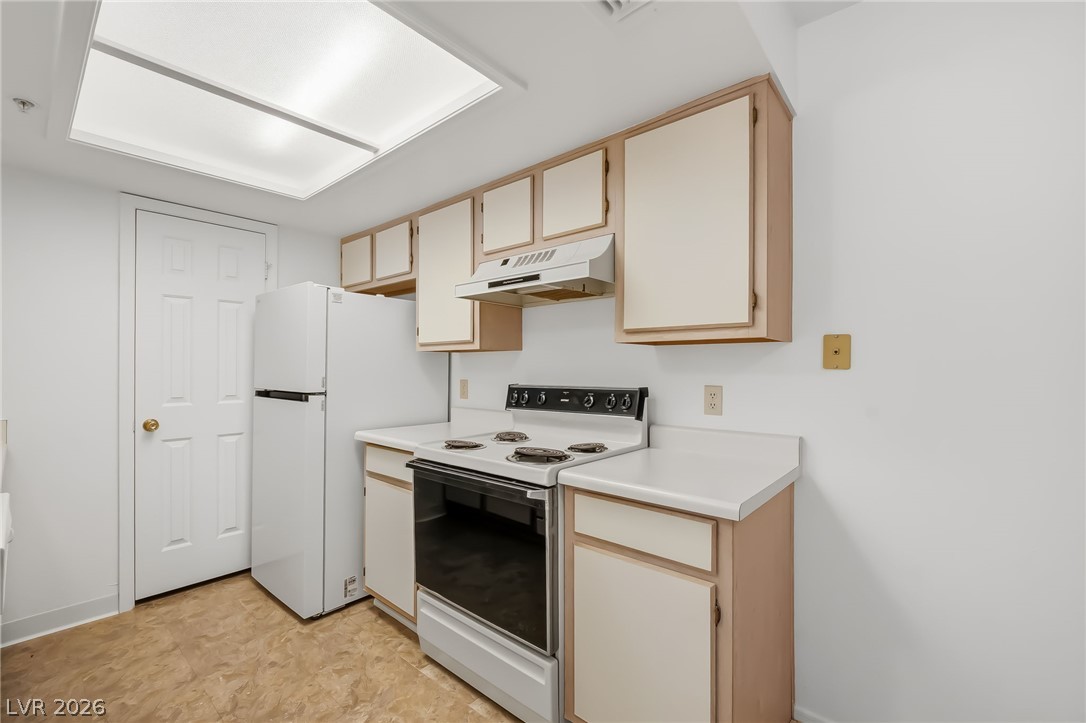 Photo 12 of 42, 3550 Bay Sands Drive #1059