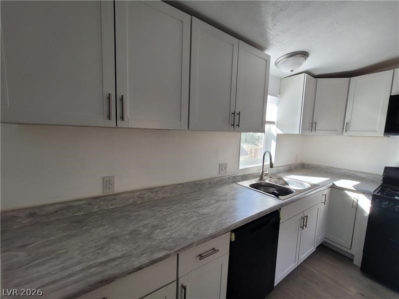 Photo 12 of 31, 6061 Judson Avenue