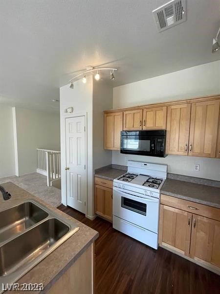 Photo 27 of 74, 6316 BEIGE BLUFF Street #201