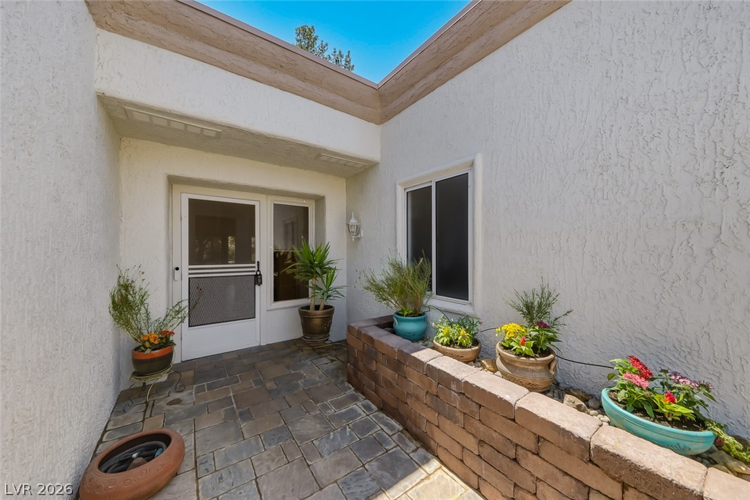 Photo 5 of 2648 Highvale Drive