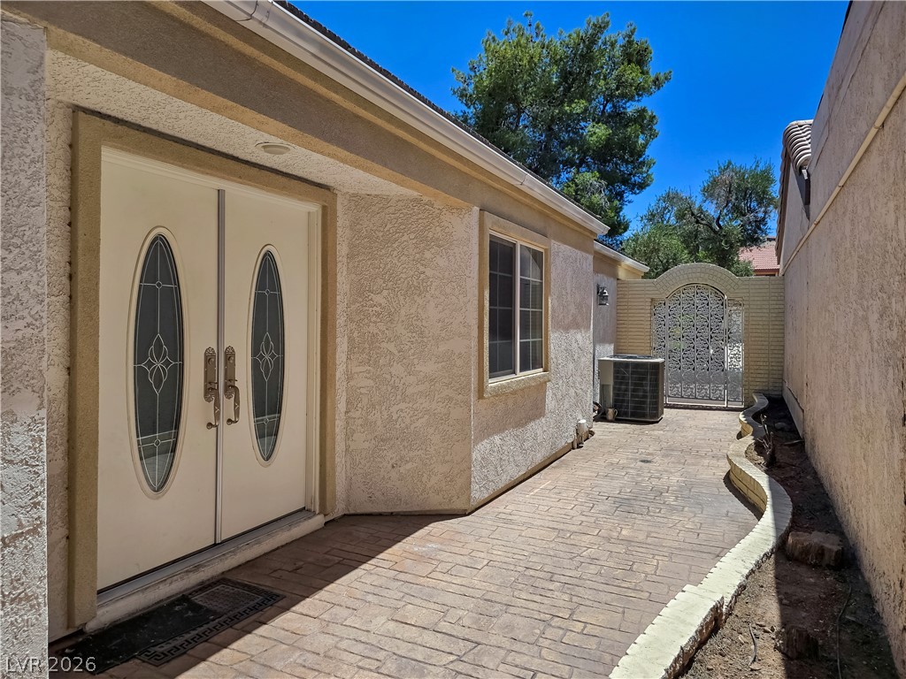 Photo 4 of 3181 Bel Air Drive