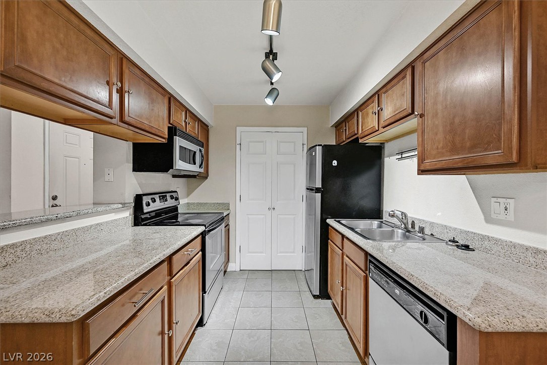Photo 6 of 21, 3135 S Mojave Road #156