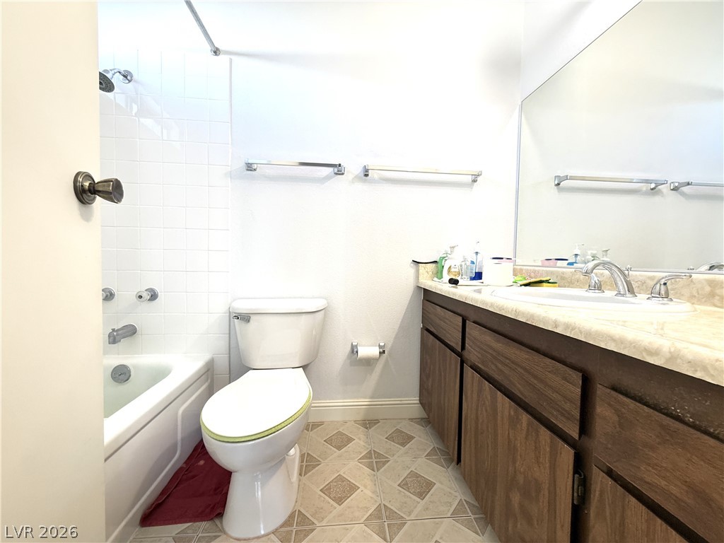 Photo 11 of 17, 3230 Cameron Street #D