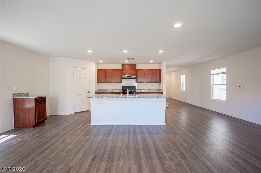 Photo 7 of 45, 5548 Anshan Street