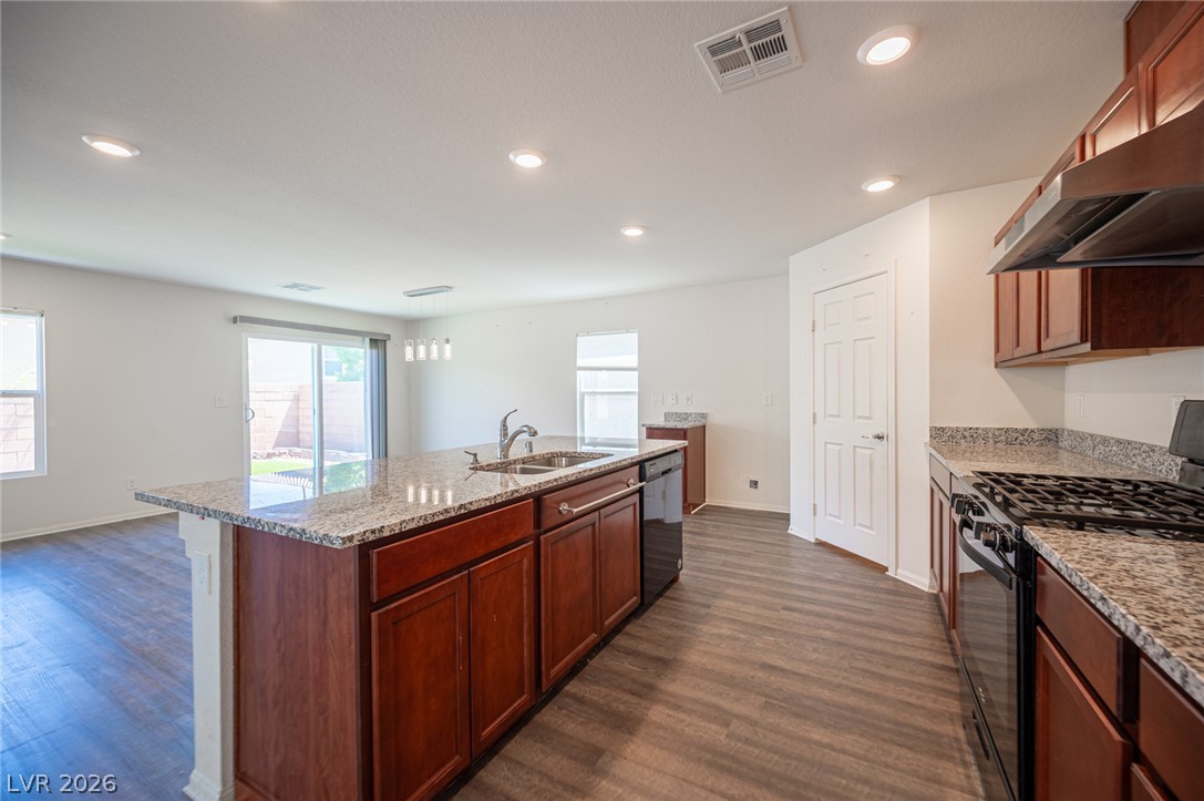 Photo 11 of 45, 5548 Anshan Street