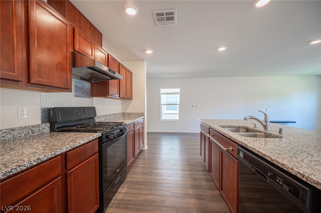 Photo 13 of 45, 5548 Anshan Street