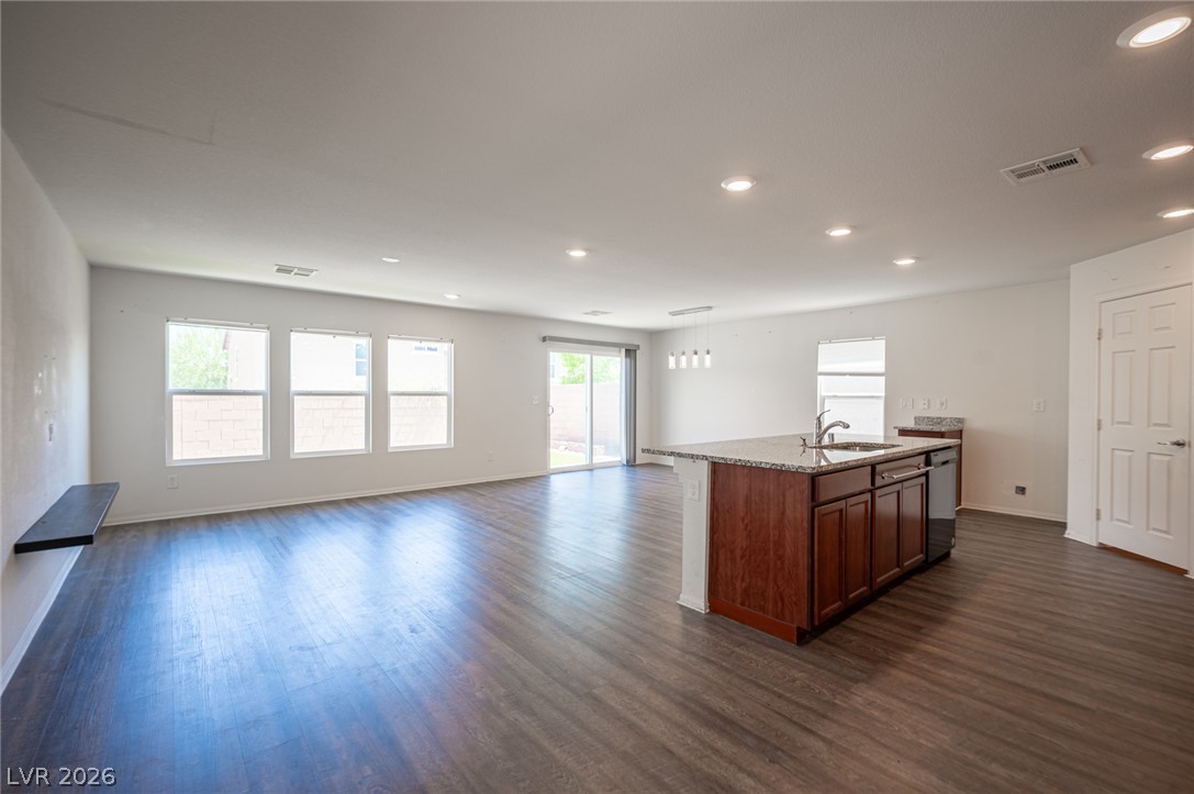 Photo 3 of 5548 Anshan Street