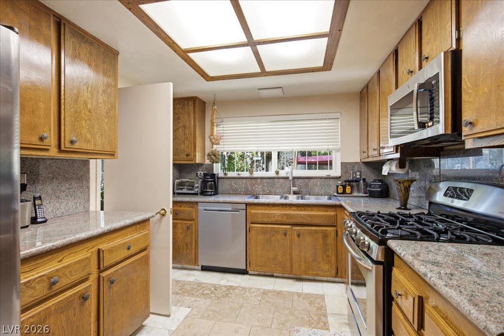 Photo 6 of 26, 6305 Arcadia Avenue