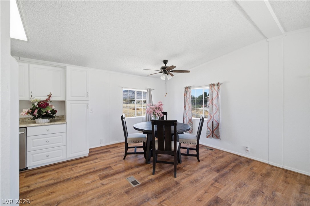 Photo 7 of 49, 5610 Tecopa Street